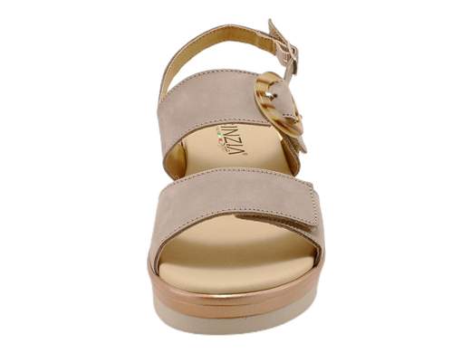 Scopri i Sandali CINZIA Soft IO10691NB 003 in morbida pelle nabuk con fasce regolabili, comodi e versatili, su Laporta Calzature. Acquista ora!<br /><br />I Sandali CINZIA Soft IO10691NB 003, disponibili su Laporta Calzature, sono il perfetto equilibrio tra comfort e stile. <br />Realizzati in morbida pelle nabuk, questi sandali sono dotati di due fasce regolabili a strappo che permettono una calzata comoda e personalizzata per ogni piede. Il fondo zeppa di 4,5 cm è studiato per offrire un supporto confortevole, mentre il sottopiede morbido in pelle garantisce stabilità e comfort per tutto il giorno. <br />Orgogliosamente Made in Italy, questi sandali rappresentano la qualità e l’artigianalità italiane.<br />Rinnova il tuo look estivo con eleganza e comodità, acquista ora su Laporta Calzature!