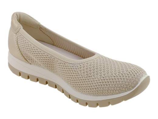 Ballerine IGI&CO Ellen 7658522 in tessuto a rete crema con inserti in pelle platino, plantare estraibile e suola ammortizzante. Scoprile su Laporta Calzature! <br /><br />Leggere, fresche e super chic! Le ballerine IGI&CO Ellen 7658522 sono la scelta perfetta per chi ama il comfort senza rinunciare allo stile. <br />Realizzate in tessuto a rete traspirante color crema con eleganti inserti in pelle platino, offrono un look raffinato e versatile. <br />Il plantare imbottito estraibile garantisce un appoggio confortevole, mentre il fondo platform da 3 cm, leggero e ammortizzante, regala un tocco di slancio in più. <br />Made in Italy, perfette per le giornate più calde! Disponibili su Laporta Calzature, non lasciartele scappare!