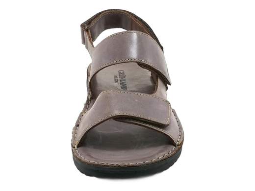 Sandali uomo Grunland in pelle con 3 strappi regolabili. Comodi, freschi e perfetti per l’estate. Comfort e stile dal lavoro al tempo libero.<br /><br />Quando il caldo chiama, i piedi vogliono respirare… ma senza rinunciare a stile e comodità. I sandali Grunland SA 1241 80LAPO sono la risposta elegante e funzionale per affrontare l’estate con passo leggero.<br /><br />Interamente realizzati in morbida pelle, sono dotati di ben tre regolazioni a strappo: sulla pianta, sul collo e dietro al tallone. Il risultato? Una calzata su misura, precisa e adattabile a qualsiasi piede (anche ai più esigenti).<br /><br />Il sottopiede RE-SOFT in pelle imbottita coccola ogni passo, mentre il fondo è leggero, flessibile e antiscivolo: ideale per le lunghe giornate tra ufficio, commissioni e relax al tramonto.<br /><br />Freschi, versatili e perfetti per ogni outfit estivo: dal lavoro alla vacanza, questi sandali sono pronti a seguirti ovunque con stile.