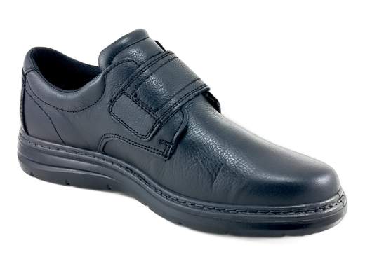 Scarpe basse comfort uomo con strappo, leggere e ammortizzate, ideali per camminare a lungo con praticità e comodità quotidiana.<br /><br />Queste scarpe basse da uomo sono progettate per offrire massimo comfort, praticità e leggerezza, ideali per un utilizzo quotidiano e prolungato. La tomaia è realizzata in morbida pelle nappa bottalata color nero, resistente ma estremamente flessibile, abbinata a una fodera in tessuto tecnico traspirante che aiuta a mantenere il piede asciutto anche dopo molte ore.<br /><br />La calzata è davvero comoda e accogliente grazie alla soletta estraibile e traspirante in pelle memory foam, che assicura ammortizzazione, supporto e benessere costante durante la camminata. La chiusura con strappo centrale rende la scarpa facile da indossare e regolare, garantendo una tenuta stabile e personalizzata, perfetta anche per chi cerca rapidità e semplicità senza rinunciare al comfort.<br /><br />Il fondo platform in poliuretano da 3 cm è leggero, flessibile e ammortizzante, pensato per ridurre l’affaticamento del piede e accompagnare con naturalezza anche lunghe camminate. Una scarpa pratica, affidabile e versatile, adatta al tempo libero, alle commissioni quotidiane e all’uso urbano, ideale per chi privilegia la comodità assoluta.<br /><br />Una scelta sicura per affrontare la giornata con comfort continuo, facilità di calzata e qualità Made in Italy. Scoprile ora e rendi più leggere tutte le tue giornate.