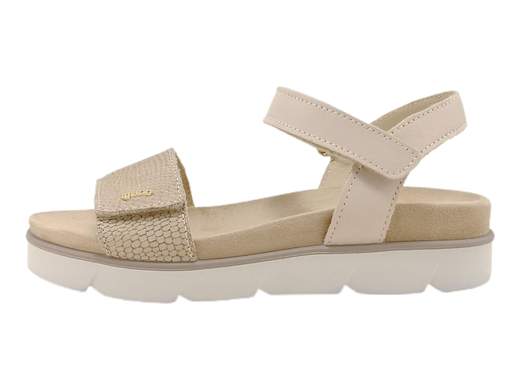 Scopri i Sandali Donna IGI&CO 5671122 Delia in pelle scamosciata stampata, comodi e regolabili, su Laporta Calzature. Acquista ora!<br /><br />I Sandali Donna IGI&CO 5671122 Delia, disponibili su Laporta Calzature, combinano stile e comfort in un design raffinato. <br />Realizzati in pelle scamosciata stampata, questi sandali offrono un look pratico e versatile. <br />La fascia e il cinturino alla caviglia, facilmente regolabili grazie alla chiusura a strappo, assicurano una calzata perfetta per ogni piede. <br />Il fondo platform di 2,5 cm è leggero e flessibile, ideale per camminare con facilità. Il plantare morbido e sagomato garantisce il massimo comfort e stabilità durante l'uso quotidiano. <br />Orgogliosamente Made in Italy, questi sandali sono perfetti per chi cerca qualità e stile.<br />Aggiungi un tocco di leggerezza al tuo guardaroba, acquista ora su Laporta Calzature!
