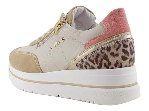 Sneaker donna NeroGiardini in pelle milk e camel con dettaglio animalier, suola running 4,5 cm e plantare memory DryGo per un look urban chic.
