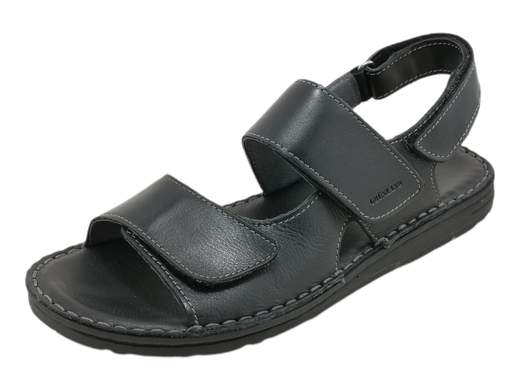 Scopri i Sandali Uomo Grunland SA 1241 80LAPO in pelle nera con tripla regolazione a strappo, comodi e flessibili, su Laporta Calzature. Acquista ora!<br /><br />I Sandali Uomo Grunland SA 1241 80LAPO, disponibili su Laporta Calzature, offrono un comfort eccezionale, perfetti per le giornate calde in città o in vacanza. <br />La tomaia in morbida pelle nera è dotata di tre comode strisce con chiusura a strappo, che permettono un'ampia regolazione: in pianta, sul collo del piede e dietro la caviglia, garantendo una calzata personalizzata. <br />Il sottopiede imbottito in pelle assicura un comfort prolungato, mentre il fondo in gomma flessibile e ammortizzante fornisce stabilità e leggerezza. <br />Questi sandali sono ideali per chi cerca funzionalità e comodità in ogni passo. <br />Aggiungi comfort e stile al tuo look estivo, acquista ora su Laporta Calzature!