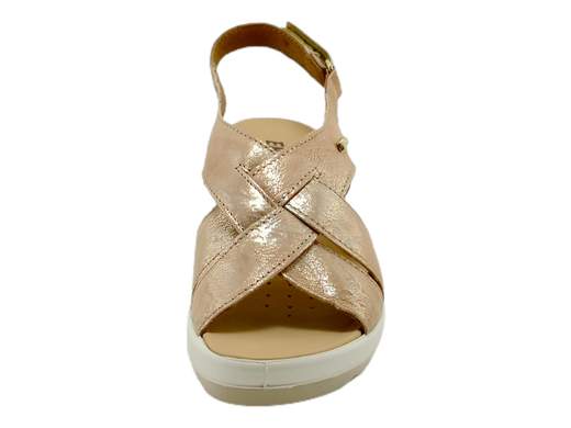 Scopri i Sandali Donna ENVAL Soft 5781133 Calypso in pelle laminata sabbia, comodi e avvolgenti, su Laporta Calzature. Acquista ora!<br /><br />I Sandali Donna ENVAL Soft 5781133 Calypso, disponibili su Laporta Calzature, offrono una combinazione perfetta di stile e comfort. <br />Realizzati in eleganti fasce incrociate in pelle laminata sabbia, questi sandali garantiscono una calzata comoda e avvolgente. <br />Il cinturino posteriore con chiusura a strappo assicura una regolazione ottimale e una tenuta sicura. <br />La zeppa leggera e flessibile di 5 cm aggiunge altezza senza compromettere la comodità. Il sottopiede morbido in pelle offre un comfort eccezionale e una stabilità duratura per l'uso quotidiano. <br />Orgogliosamente Made in Italy, questi sandali sono ideali per chi cerca qualità e stile. <br />Non perdere l'occasione di aggiungere un tocco di eleganza al tuo guardaroba, acquista ora su Laporta Calzature!