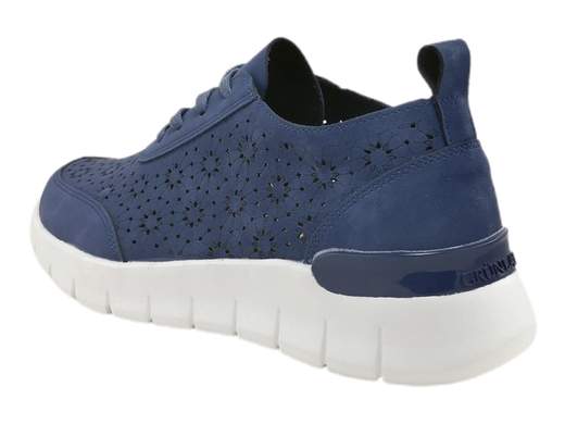 Scopri le Sneakers Donna Grunland SC 5908 F6SACE con tomaia traforata blu e stampa floreale, leggere e fresche, su Laporta Calzature. Acquista ora!<br /><br />Le Sneakers Donna Grunland SC 5908 F6SACE, disponibili su Laporta Calzature, sono perfette per affrontare l'estate con stile e comfort. <br />La tomaia traforata in colore blu, arricchita da una stampa floreale, garantisce traspirabilità e un look vivace e femminile. <br />La chiusura con lacci a 4 fori assicura una calzata comoda e regolabile. <br />Il plantare estraibile in pelle RE-SOFT, imbottito, offre un comfort superiore per tutto il giorno. Il fondo ginnico di 4 cm in poliuretano leggerissimo, con effetto ammortizzante, rende queste sneakers ideali per lunghe camminate, sia in città che in vacanza. <br />Aggiungi freschezza e stile al tuo look estivo, acquista ora su Laporta Calzature!