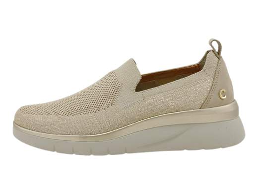 Scopri i Mocassini CINZIA Soft IV821482 003 in tessuto laminato traspirante, comodi e freschi, su Laporta Calzature. Acquista ora!<br /><br />I Mocassini CINZIA Soft IV821482 003, disponibili su Laporta Calzature, offrono un mix perfetto di stile e comfort. <br />Realizzati in morbido tessuto laminato traspirante, sono ideali per garantire freschezza anche durante i mesi estivi. <br />Il comodo fondo platform di 4 cm aggiunge un tocco moderno e garantisce stabilità durante la camminata. Il sottopiede estraibile imbottito in pelle offre un comfort eccezionale, rendendo questi mocassini perfetti per l'uso quotidiano. <br />Questi mocassini sono la scelta ideale per chi cerca qualità e comodità in una calzatura versatile. <br />Non perdere l'occasione di aggiungere comfort e stile al tuo guardaroba, acquista ora su Laporta Calzature!