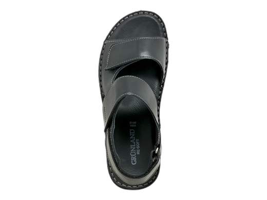 Scopri i Sandali Uomo Grunland SA 1241 80LAPO in pelle nera con tripla regolazione a strappo, comodi e flessibili, su Laporta Calzature. Acquista ora!<br /><br />I Sandali Uomo Grunland SA 1241 80LAPO, disponibili su Laporta Calzature, offrono un comfort eccezionale, perfetti per le giornate calde in città o in vacanza. <br />La tomaia in morbida pelle nera è dotata di tre comode strisce con chiusura a strappo, che permettono un'ampia regolazione: in pianta, sul collo del piede e dietro la caviglia, garantendo una calzata personalizzata. <br />Il sottopiede imbottito in pelle assicura un comfort prolungato, mentre il fondo in gomma flessibile e ammortizzante fornisce stabilità e leggerezza. <br />Questi sandali sono ideali per chi cerca funzionalità e comodità in ogni passo. <br />Aggiungi comfort e stile al tuo look estivo, acquista ora su Laporta Calzature!