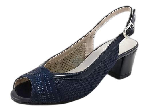 Sandali slingback CINZIA Soft MM295592 in camoscio lucido e vernice con strass, tacco a blocco 5 cm e suola antiscivolo. Eleganza e comfort Made in Italy! <br /><br />Eleganti, comodi e con quel tocco di luce che fa la differenza! <br />I sandali slingback CINZIA Soft MM295592 mixano camoscio lucido, vernice e strass per un look raffinato e versatile. <br />Il cinturino posteriore con fibbia assicura stabilità, mentre il sottopiede imbottito coccola ogni passo. <br />Il tacco a blocco da 5 cm è l’alleato perfetto per serate chic senza rinunciare al comfort. Suola antiscivolo per danzare in sicurezza ovunque. <br />Made in Italy, sinonimo di qualità e stile. Disponibili su Laporta Calzature… pronti a brillare con te!