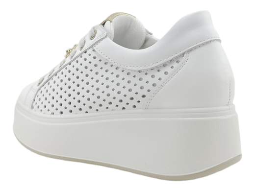 Scopri le sneakers donna IGI&CO Ally 7657222 in pelle traforata, fresche e leggere. Comfort top con suola platform da 5,5 cm. Acquistale su Laporta Calzature! <br /><br />Le sneakers IGI&CO Ally 7657222 sono il mix perfetto tra stile e comfort. <br />Realizzate in morbida pelle traforata per farti sentire fresca anche nei giorni più caldi, hanno un sottopiede imbottito ed estraibile con rialzo di 1 cm sotto il tallone: comodità garantita! <br />Il charm a forma di fiore (sì, è removibile!) aggiunge un tocco di personalità, mentre la suola platform da 5,5 cm in poliuretano leggero e ammortizzante slancia la figura senza sacrificare il benessere dei piedi. <br />100% Made in Italy e disponibili su Laporta Calzature. <br />Non lasciartele sfuggire, aggiungile al carrello ora!