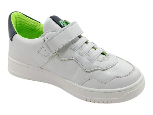 Sneaker Primigi 3924600: stile e comfort per il tuo piccolo!<br />Tomaia in pelle bianca regolabile, plantare imbottito estraibile e suola flessibile. Acquista ora!