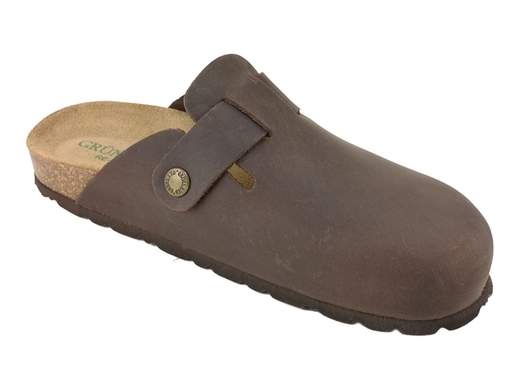 Sabot estivo da donna Grünland Sara art. CB9967 in nabuk ingrassato vintage color mogano con fibbia regolabile e fondo in sughero naturale.