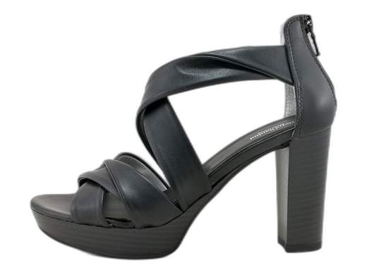 Sandali NeroGiardini con fasce incrociate e tacco 9 cm: grintosi, chic e comodissimi. Pelle premium, zip posteriore e stile Made in Italy.<br /><br />I sandali donna NeroGiardini E513360D con tacco alto sono quel mix perfetto tra eleganza e praticità che cercavi da sempre. Le fasce incrociate in pelle e l'elastico di sostegno ti avvolgono con stile, mentre la zip posteriore ti evita qualsiasi lotta con cinturini ribelli (sì, sappiamo di cosa parliamo!).<br /><br />Il sottopiede imbottito in pelle coccola ogni passo, e il tacco a cono da 9 cm, con plateau da 2,5 cm, slancia la figura senza sacrificare il comfort.<br />Sono sandali da cerimonia, da lavoro elegante o semplicemente perfetti per trasformare un look basic in uno da wow.<br />E ovviamente… lavorazione artigianale *Made in Italy*, perché lo stile non si improvvisa.<br /><br />Cosa aspetti? Regalati un paio di centimetri in più e un sacco di complimenti!