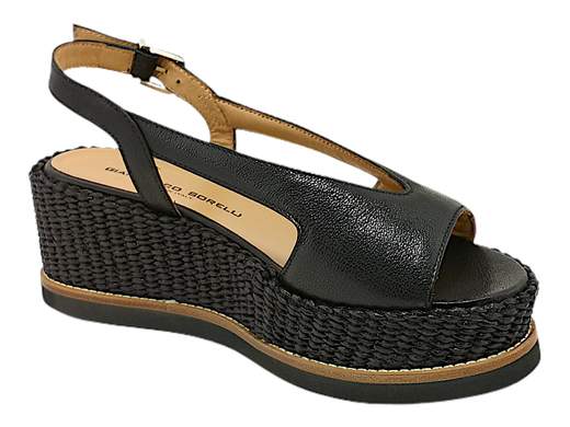 Scopri l'eleganza senza tempo del sandalo zeppa slingback da donna Gianmarco Sorelli 2157/Jil-Mg. Questo sandalo incanta con il suo design sofisticato. Realizzato interamente in pelle imbottita, offre comfort e stile ineguagliabili. Il cinturino posteriore aggiunge un tocco di classe. La zeppa di 6 cm, rivestita in rafia/cestino, dona altezza senza compromettere il comfort. La suola in micro leggero garantisce una camminata leggera. Questo sandalo è un capolavoro di eleganza e artigianato italiano, rappresentando il meglio dello stile. Sia che tu stia partecipando a un evento speciale o desideri aggiungere raffinatezza alla tua routine quotidiana, il sandalo Gianmarco Sorelli 2157/Jil-Mg è la scelta perfetta.