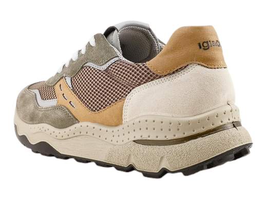 Sneaker IGI&CO Spes uomo in camoscio e rete verde militare con suola running da 4,5 cm e sottopiede memory foam Made in Italy.