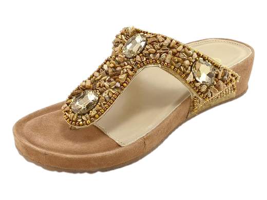 Infradito donna CINZIA Soft IT1032, decorate con pietre e corallini. Comode, estive e chic. Perfette per vacanze e tempo libero! Scopri ora.<br /><br />Le infradito che brillano di stile! Le CINZIA Soft IT1032 non sono semplici ciabatte: la tomaia, ricoperta da una miriade di pietre e corallini, è un invito a sfoggiare look estivi pieni di luce e personalità.<br /><br />Il sottopiede imbottito assicura comfort continuo, mentre la zeppa rivestita in gomma da 4,5 cm regala altezza e comodità senza rinunce. Una calzata facile e regolabile grazie allo strappo: pratiche e belle allo stesso tempo.<br /><br />Perfette per un outfit casual, sportivo o vacanziero, sono la scelta giusta per chi vuole unire comodità e un tocco glamour in ogni occasione estiva.<br /><br />Non lasciartele scappare: rendi scintillante ogni tuo passo con le CINZIA Soft IT1032!