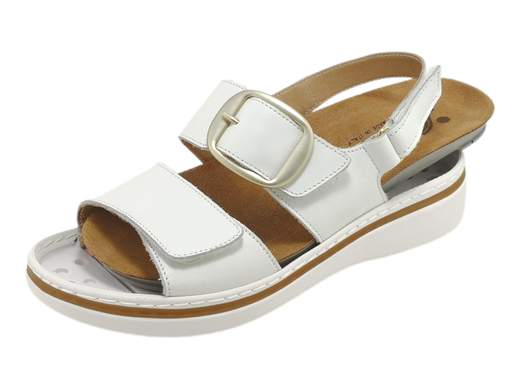 Scopri i Sandali Donna Susimoda 22840/16 in pelle bianca con doppia regolazione a strappo, comodi e versatili, su Laporta Calzature. Acquista ora!<br /><br />I Sandali Donna Susimoda 22840/16, disponibili su Laporta Calzature, uniscono eleganza e praticità, ideali per ogni occasione, in città o in vacanza. <br />La tomaia in raffinata pelle bianca e fodera in pelle offre una calzata perfetta grazie a due strappi regolabili in pianta e sul collo del piede, con un cinturino posteriore anch'esso regolabile a strappo. Una finta fibbia ornamentale aggiunge un tocco di stile. <br />Il fondo zeppa di 3,5 cm in gomma leggera e flessibile garantisce un comfort prolungato, mentre il morbido plantare estraibile in pelle scamosciata è predisposto per la sostituzione con un plantare personale. <br />Questi sandali, Made in Italy, sono pratici e comodi per essere indossati tutto il giorno. <br />Rinnova il tuo look estivo con comfort e stile, acquista ora su Laporta Calzature!