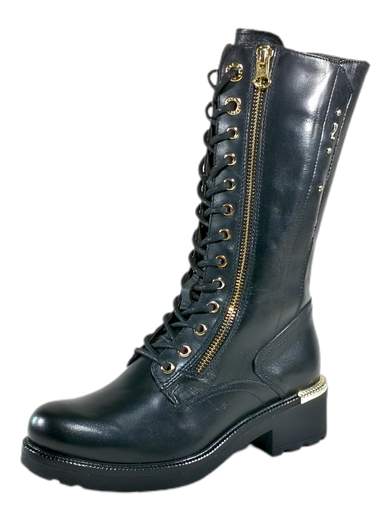 Conquista l'inverno con uno stile deciso e raffinato: l'anfibio alto da donna NeroGiardini I308991D è il perfetto equilibrio tra grinta e raffinatezza. Realizzato in pelle di alta qualità, si distingue per l'esclusiva zip dorata, mentre la doppia chiusura lampo laterale e centrale, accompagnata da un'ampia allacciatura, conferisce un tocco distintivo e versatile. Il plantare imbottito in pelle assicura un comfort superiore ad ogni passo, mentre la suola in gomma robusta, con un tacco a blocco di 4 cm, offre stabilità e presenza audace su ogni terreno. Questo anfibio combat boots rappresenta la combinazione perfetta tra design italiano all'avanguardia e funzionalità, rendendo ogni momento dell'inverno un'occasione per esprimere il tuo stile distintivo.