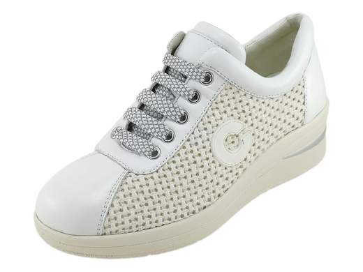 Calzatura estiva da donna traspirante con soletta in pelle estraibile e zeppa leggera di 5 cm per il massimo sollievo quotidiano e una calzata comoda.