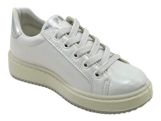 Sneaker Primigi 3867922: stile e comfort per la tua bambina.<br />Tomaia iridescente con accessori a specchio, comoda e versatile. Perfetta per ogni occasione.