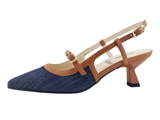Elegante scarpa slingback NeroGiardini con punta in tessuto jeans e cinturini in pelle cognac, tacco 5 cm e doppia fibbia, ideale per cerimonie e serate chic.