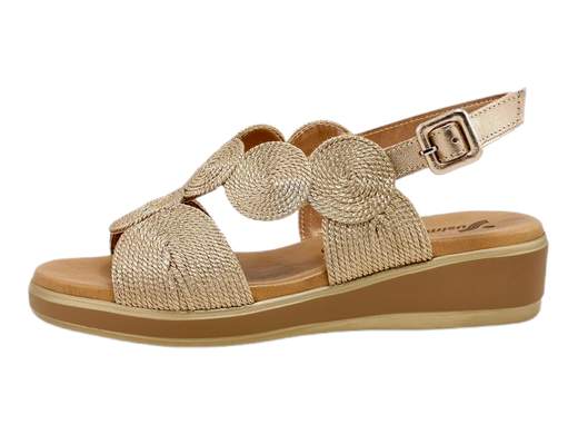 Scopri i Sandali Donna Susimoda 23230/06 in tessuto CORDALUX semi lucido e pelle, comodi e ammortizzati, su Laporta Calzature. Acquista ora!<br /><br />I Sandali Donna Susimoda 23230/06, disponibili su Laporta Calzature, sono perfetti per chi cerca comfort e stile, sia in città che in vacanza. La tomaia in tessuto CORDALUX semi lucido dona un tocco di eleganza, mentre la fodera interamente in pelle garantisce una calzata confortevole. <br />Il fondo zeppa di 3,5 cm in gomma leggera assicura stabilità e leggerezza per tutto il giorno. Il sottopiede imbottito in pelle PIUMA GEL, indeformabile, offre un’ammortizzazione eccezionale ad ogni passo. <br />La chiusura con cinturino posteriore, fibbia e elastico nascosto assicura una vestibilità perfetta. <br />Aggiungi comfort e stile al tuo look estivo, acquista ora su Laporta Calzature!