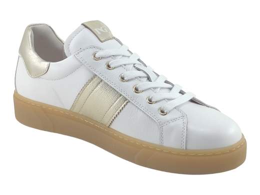 Scarpa sportiva donna NeroGiardini in pelle bianca con dettagli miele, suola platform ambra e plantare traspirante memory foam DryGo per un comfort urbano superiore.