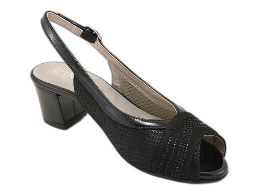 Sandali slingback CINZIA Soft MM295592 in camoscio lucido e vernice con strass, tacco a blocco 5 cm e suola antiscivolo. Eleganza e comfort Made in Italy! <br /><br />Eleganti, comodi e con quel tocco di luce che fa la differenza! <br />I sandali slingback CINZIA Soft MM295592 mixano camoscio lucido, vernice e strass per un look raffinato e versatile. <br />Il cinturino posteriore con fibbia assicura stabilità, mentre il sottopiede imbottito coccola ogni passo. <br />Il tacco a blocco da 5 cm è l’alleato perfetto per serate chic senza rinunciare al comfort. Suola antiscivolo per danzare in sicurezza ovunque. <br />Made in Italy, sinonimo di qualità e stile. Disponibili su Laporta Calzature… pronti a brillare con te!