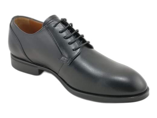 Stringata derby uomo NeroGiardini: eleganza e comfort top con pelle, suola antiscivolo e sottopiede DryGo. Scoprila ora!<br /><br />Stringata derby uomo NeroGiardini E400141UE: un grande classico rivisitato con comfort moderno. <br />Realizzata in pelle di qualità con allacciatura a 5 fori, questa scarpa è foderata interamente in pelle e dotata di sottopiede estraibile imbottito DryGo, per garantire igiene e traspirabilità tutto il giorno. <br />La suola in gomma antiscivolo è silenziosa e assicura una camminata stabile e discreta. <br />Perfetta per occasioni importanti o giornate lavorative con un tocco di classe. Non fartela scappare!