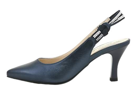 Slingback NeroGiardini E218342DE: scintilla ad ogni passo!<br />Pelle, cinturino con strass, sottopiede imbottito, suola antiscivolo, tacco a spillo di 7 cm e comode.