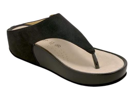 Ciabatta infradito donna Grunland CI 2578 C9DIRA con zeppa 4 cm, fascia regolabile a strappo e sottopiede in pelle imbottito. Comfort e leggerezza.<br /><br />Le ciabatte infradito donna Grunland CI 2578 C9DIRA uniscono praticità e stile in un mix che rende ogni passo più leggero. La tomaia in ecopelle, impreziosita da un elegante accessorio dorato, dona un tocco raffinato a una calzatura pensata per l’uso quotidiano.<br /><br />La fascia che avvolge il piede è regolabile a strappo, così puoi adattare la calzata in un attimo, senza compromessi sulla comodità. Il sottopiede in pelle imbottito accompagna la camminata con morbidezza, trasformando anche le giornate più intense in esperienze leggere.<br /><br />La zeppa di 4 cm, ultraleggera e con suola antiscivolo, garantisce stabilità e agilità in ogni situazione: dal tempo libero alle vacanze estive, queste ciabatte sono sempre la scelta giusta.<br /><br />Con Grunland ai piedi, la comodità è assicurata e lo stile non manca mai.<br /><br />Scoprile subito e lasciati conquistare dal comfort intelligente!