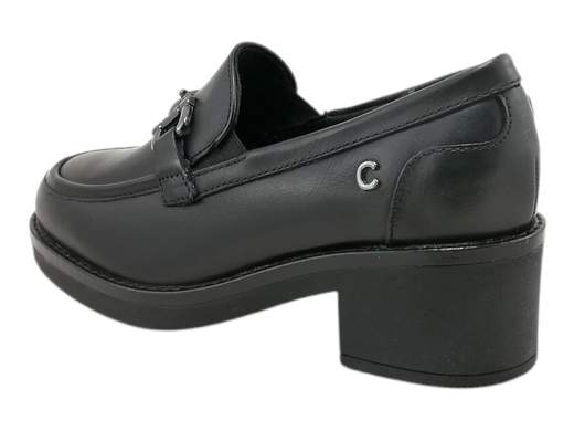 Scopri i Mocassini Donna CINZIA Soft IV9822375Z in pelle con accessorio in metallo e tacco a blocco, comodi e versatili, su Laporta Calzature. Acquista ora!<br /><br />I Mocassini Donna CINZIA Soft IV9822375Z, disponibili su Laporta Calzature, sono il mix perfetto di eleganza e comfort, con un pizzico di stile che non guasta mai. <br />Realizzati in morbida pelle con fodera in tessuto, sono arricchiti da un grazioso accessorio in metallo che aggiunge un tocco glamour al tuo look. <br />Il plantare imbottito in pelle ti farà sentire come se stessi camminando su una nuvola, mentre il fondo in gomma antiscivolo con tacco a blocco di 4,5 cm ti garantirà stabilità e sicurezza in ogni situazione. <br />Che tu stia correndo in ufficio o sfoggiando un look sportivo, questi mocassini sono perfetti per affrontare la giornata con stile. <br />Non perdere tempo: regalati un po' di comfort chic, acquista ora su Laporta Calzature!