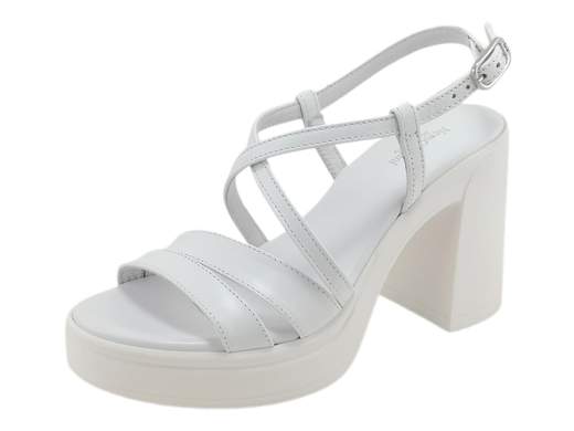 Sandali NeroGiardini con tacco a blocco 9,5 cm e plateau: eleganti, comodi e Made in Italy. Perfetti dal giorno alla sera!<br /><br />I sandali donna NeroGiardini E513660D sono la risposta fashion a tutte le indecisioni del tipo “e oggi cosa mi metto?”. Con il loro stile elegante ma con quel twist sportivo, questi sandali con tacco alto a blocco sono il compromesso ideale tra glamour e comfort.<br /><br />La tomaia in pelle incrociata avvolge il piede con classe, mentre la fibbia regolabile ti garantisce una calzata personalizzata (niente scivoloni imbarazzanti!). Il sottopiede imbottito in pelle è una vera coccola, anche quando li indossi dalla mattina fino all’aperitivo.<br />E grazie al tacco a blocco da 9,5 cm con plateau da 2,5 cm, puoi stare su alti livelli… senza soffrire!<br /><br />Perfetti come sandali da cerimonia, per un look da ufficio sofisticato, o per le tue serate estive più trendy.<br />E ovviamente, 100% *Made in Italy*.<br /><br />Indossali e lascia che parlino loro: eleganza comoda e zero compromessi!