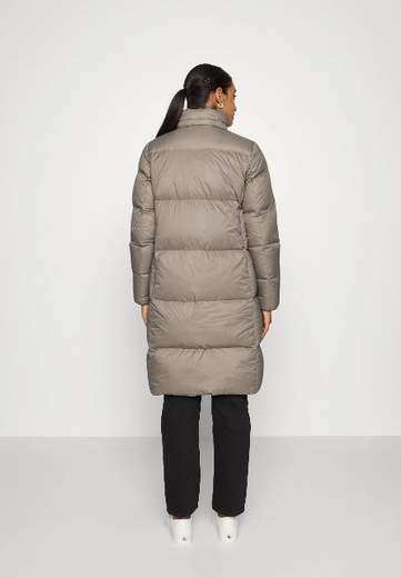 CALVIN KLEIN JEANS J20J219820