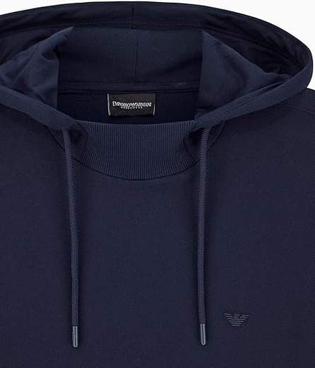 Felpa uomo Armani: comfort e stile per ogni giorno