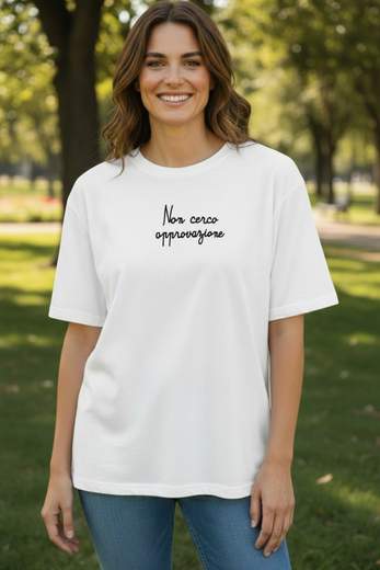 STILL T-Shirt Donna con Scritta Frontale e Vestibilità Oversize