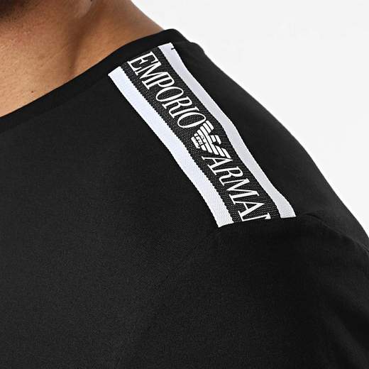 T-shirt uomo Armani: comfort naturale e stile quotidiano
