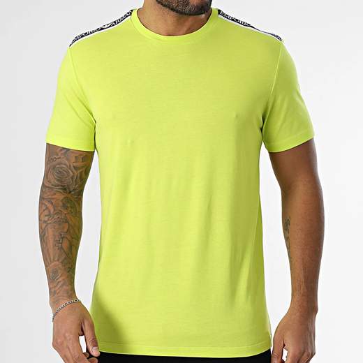 T-shirt uomo Armani: comfort naturale e stile quotidiano