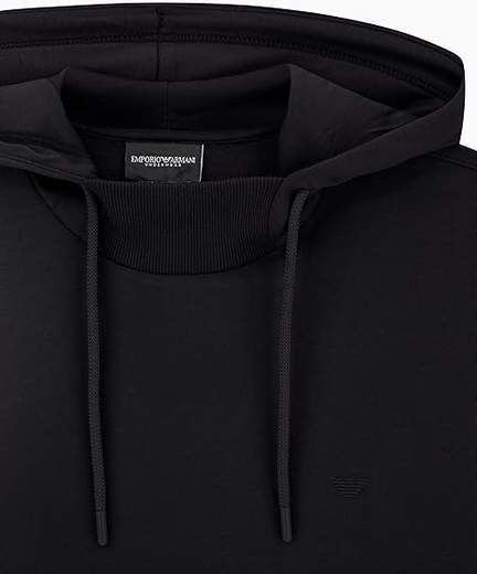 Felpa uomo Armani: comfort e stile per ogni giorno