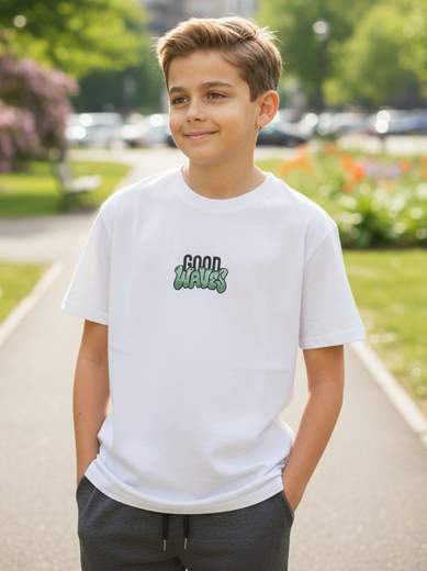 STILL T-Shirt Bambino Nera con Stampa “Good Waves”