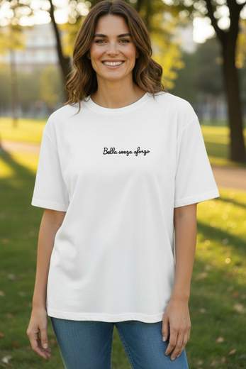STILL T-Shirt Donna con Scritta Frontale e Vestibilità Oversize