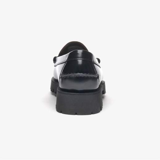SEBAGO DAN LUG WOMAN