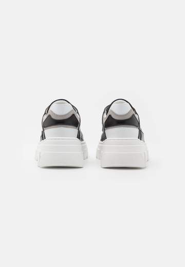 Dsquared2 DS738