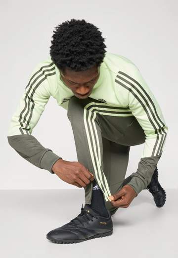 Adidas AD2