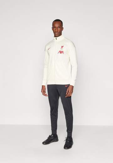 Adidas AD8