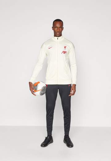 Adidas AD8
