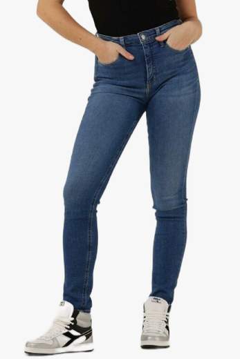 CALVIN KLEIN JEANS J20J220193