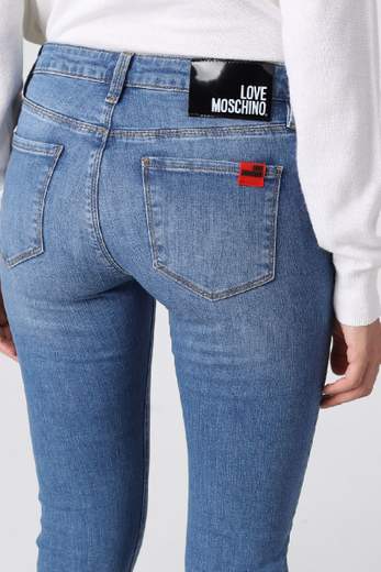 LOVE MOSCHINO