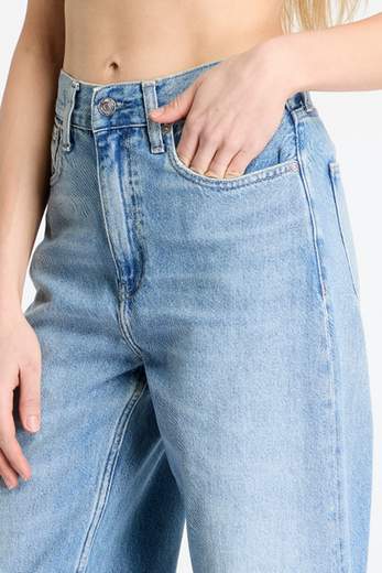 CALVIN KLEIN JEANS J20J225604