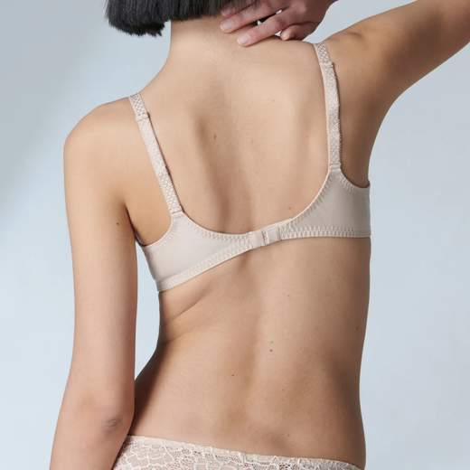 simone pérèle 12a210 caresse