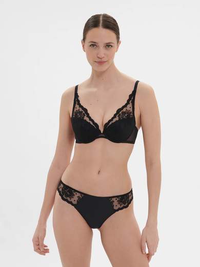 simone pérèle 1E2720 Intrigue